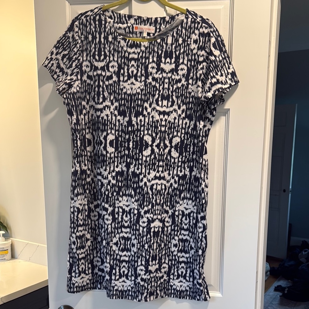 Black & White Patterned Short Sleeve Shift Dress